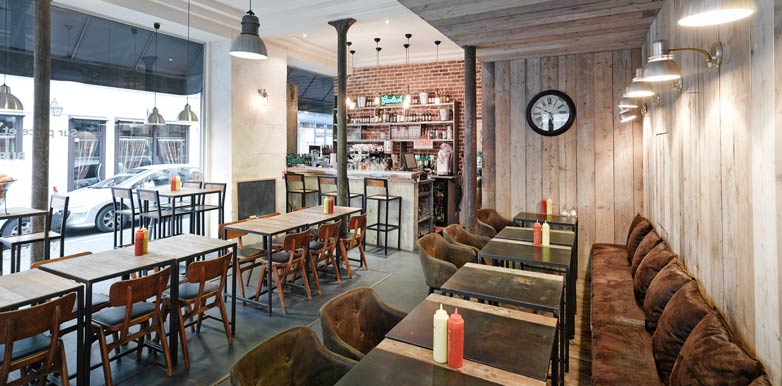 Aménagement d'un restaurant à burgers par un architecte commercial de Nouvelle-Aquitaine