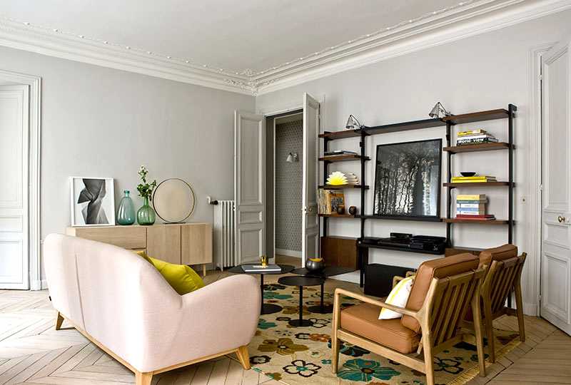 Salon avec du mobilier chiné par un décorateur d'intérieur à Bordeaux