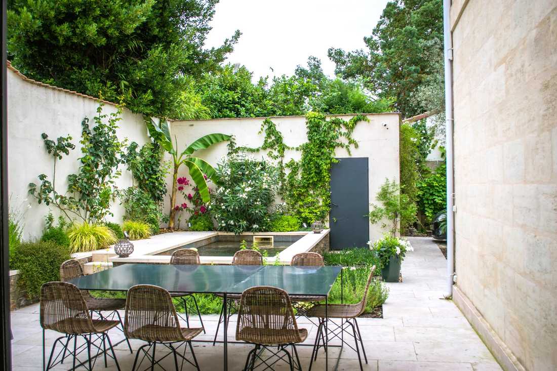 Aménagement d'un jardin de ville par un paysagiste à Bordeaux