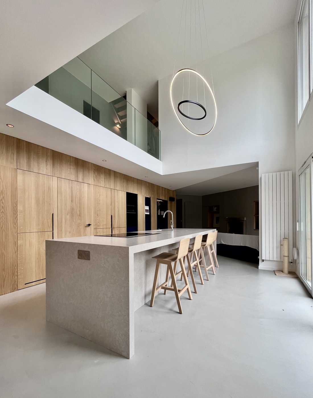 Contemporary house with high ceilings designed by an architect in Bordeaux
