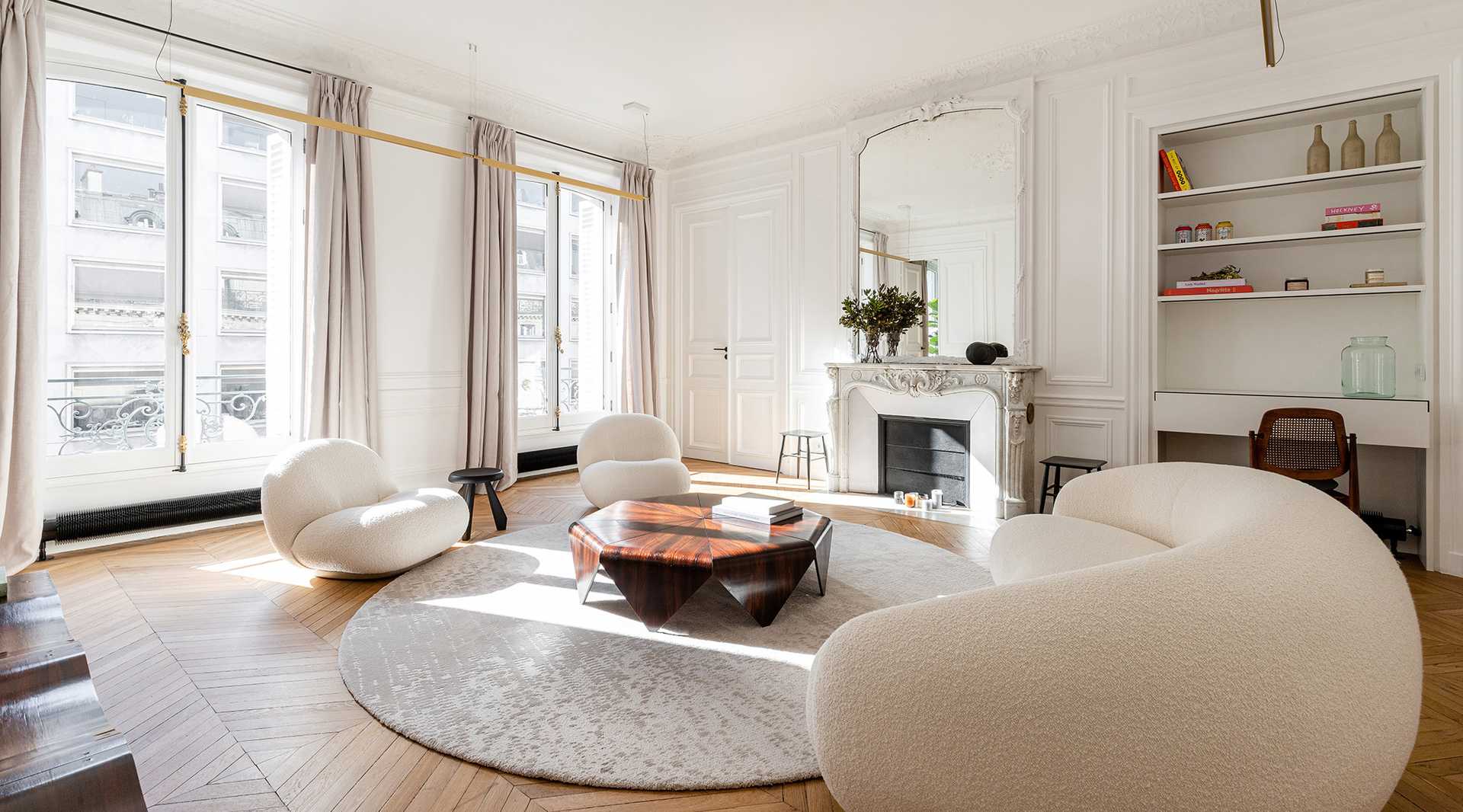 Rénovation du salon d'une maison contemporaine par un architecte d'intérieur à Bordeaux