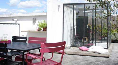 Avant Aprés de l'aménagement d'une terrasse sur un toit par un jardiner paysagistre à Bordeaux