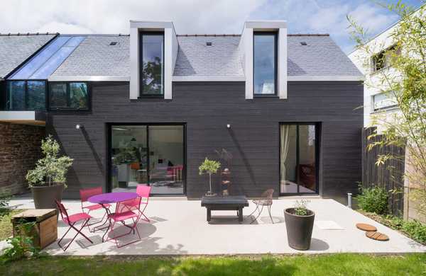 Maison mitoyenne au style contemporain réalisée par un architecte d'intérieur à Bordeaux