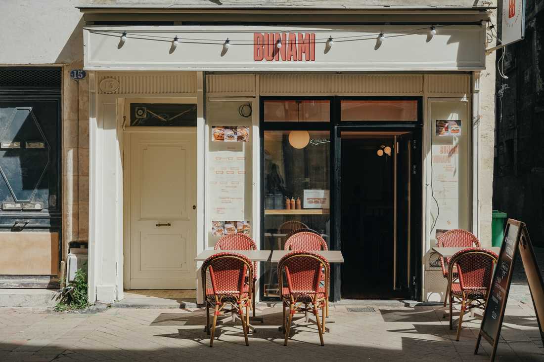 Façade du restaurant de burger Bunami à Bordeaux