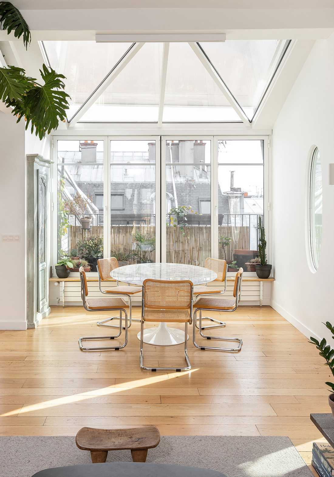 Salle à manger amenagée par un architecte d'interieur à Bordeaux