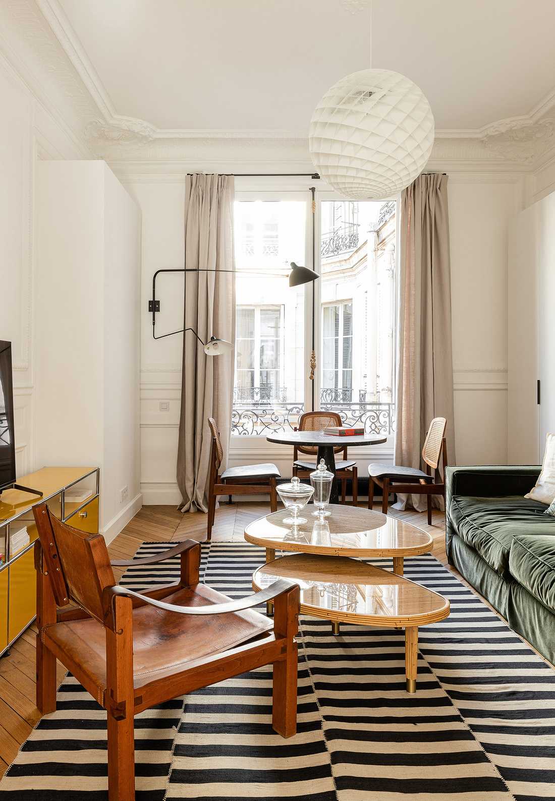 Décoration du salon d'un appartement ancien à Bordeaux