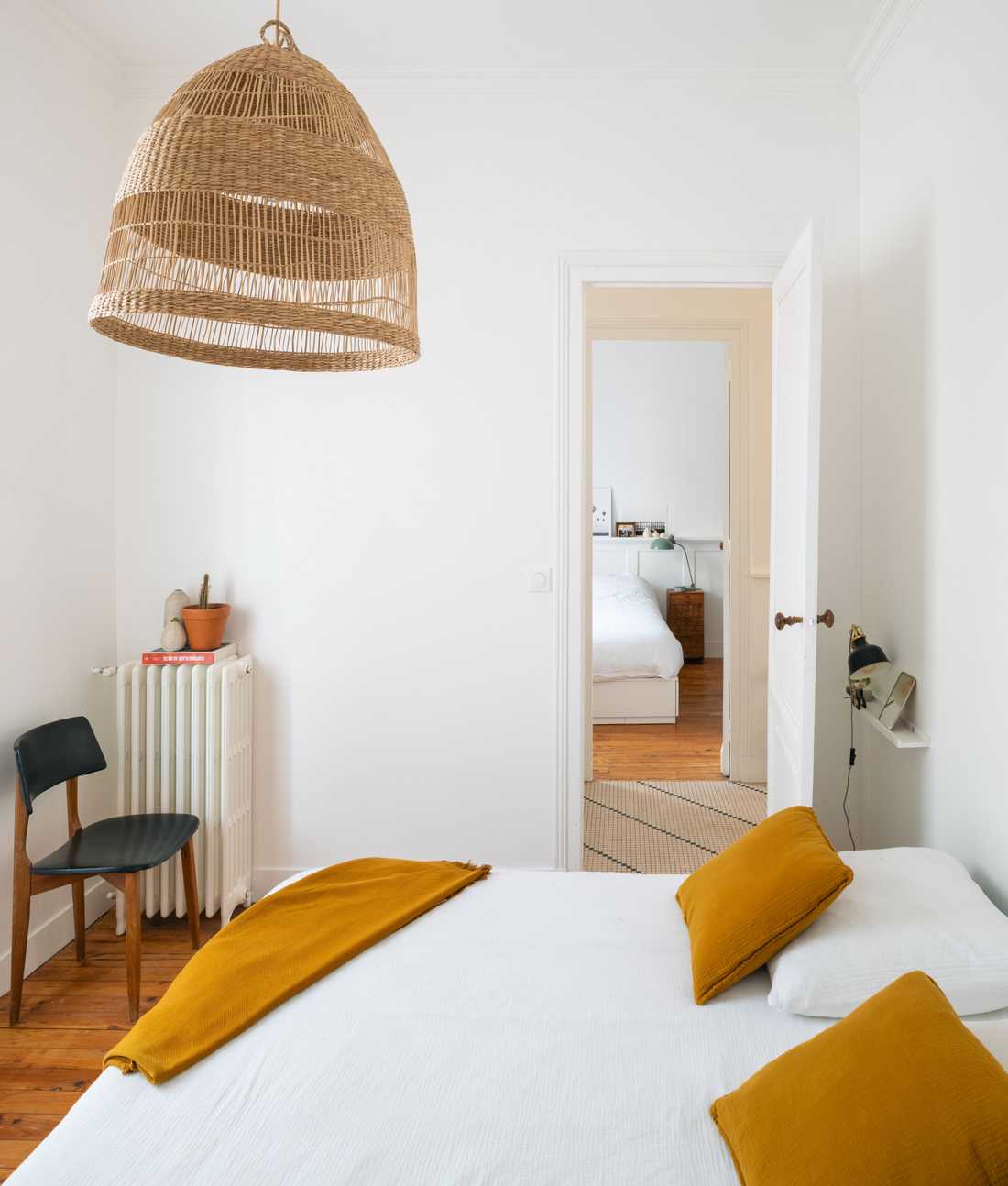 Chambre aménagé par un architecte d'intérieur dans une échoppe à Bordeaux