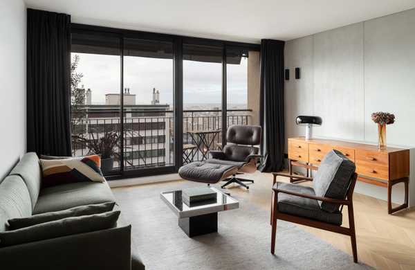 Un architecte d'intérieur modernise un appartement des années 60 à Bordeaux.