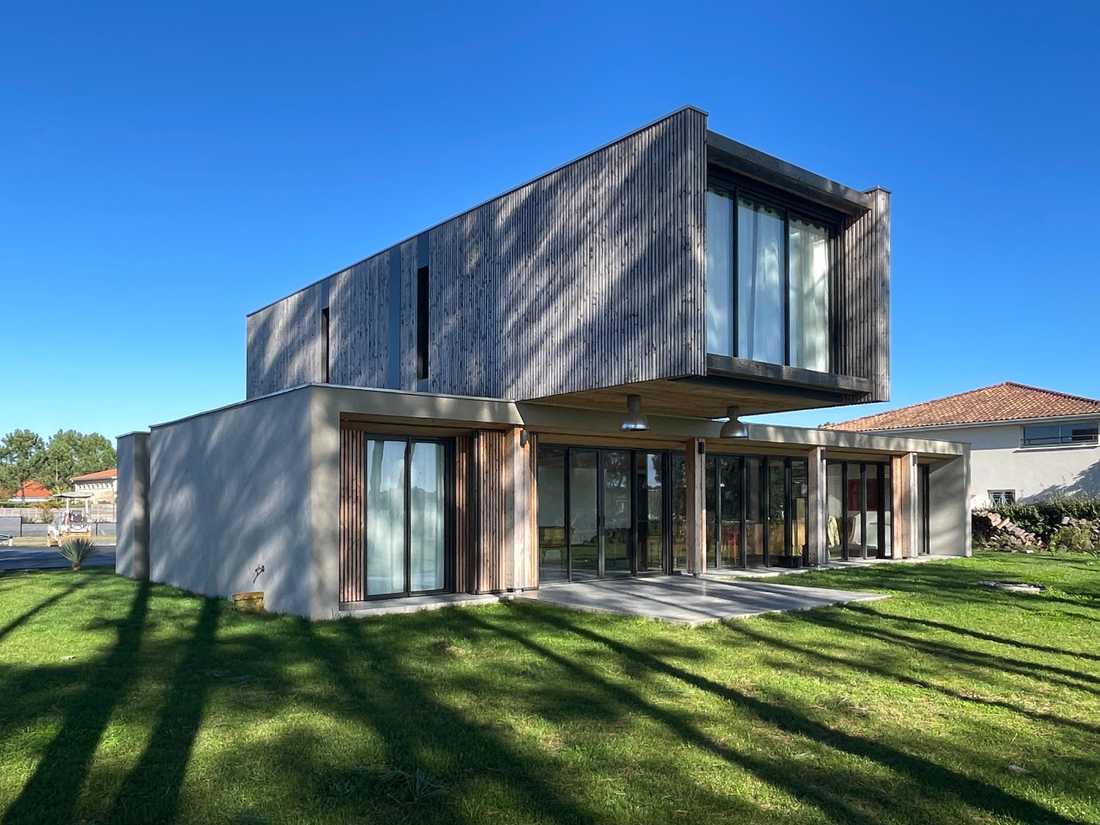 Maison contemporaine à ossature bois conçu par un architecte à Biscarrosse