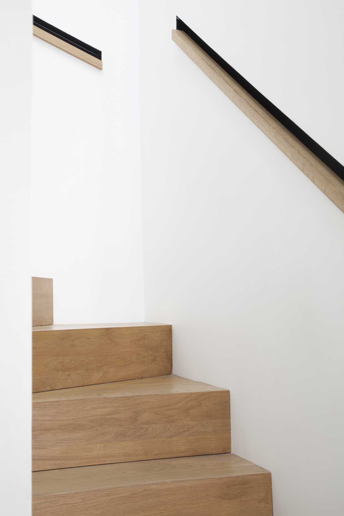 Détail de l'escalier réalisé sur mesure par un architecte à Bordeaux