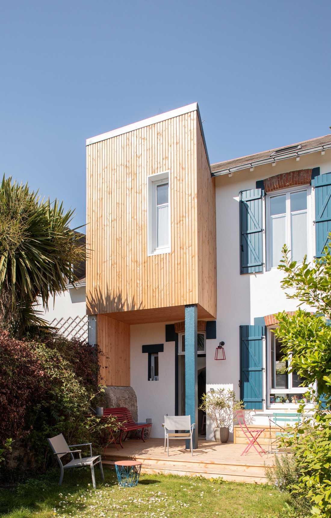 Architect-designed townhouse extension in Bordeaux