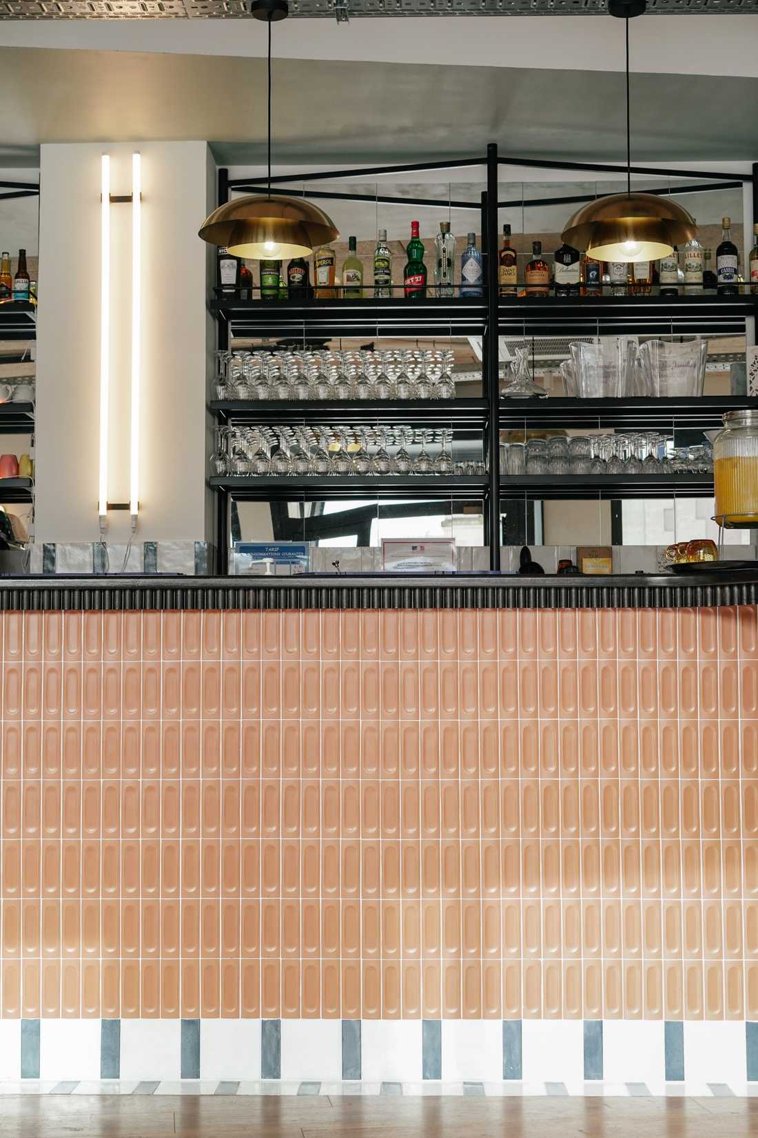 Conception du comptoir d'un restaurant par un architecte