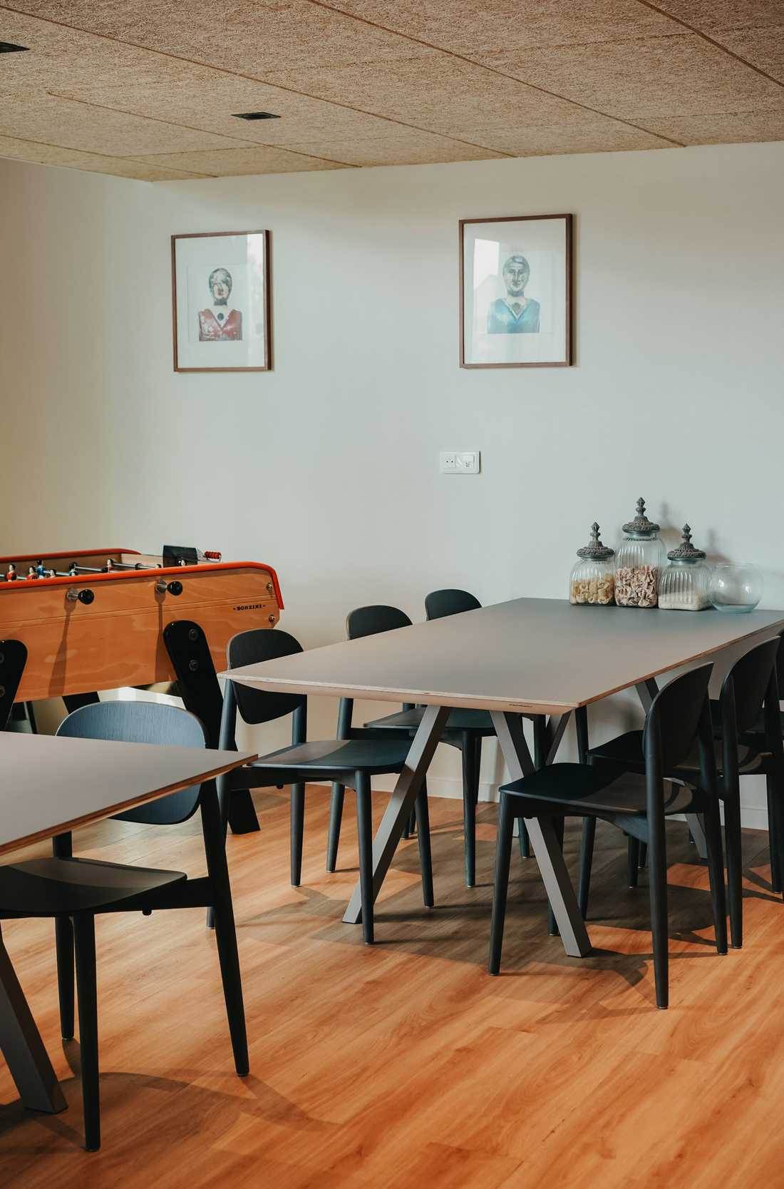 Caféteria de l'entreprise après les travaux de rénovation tertiaire