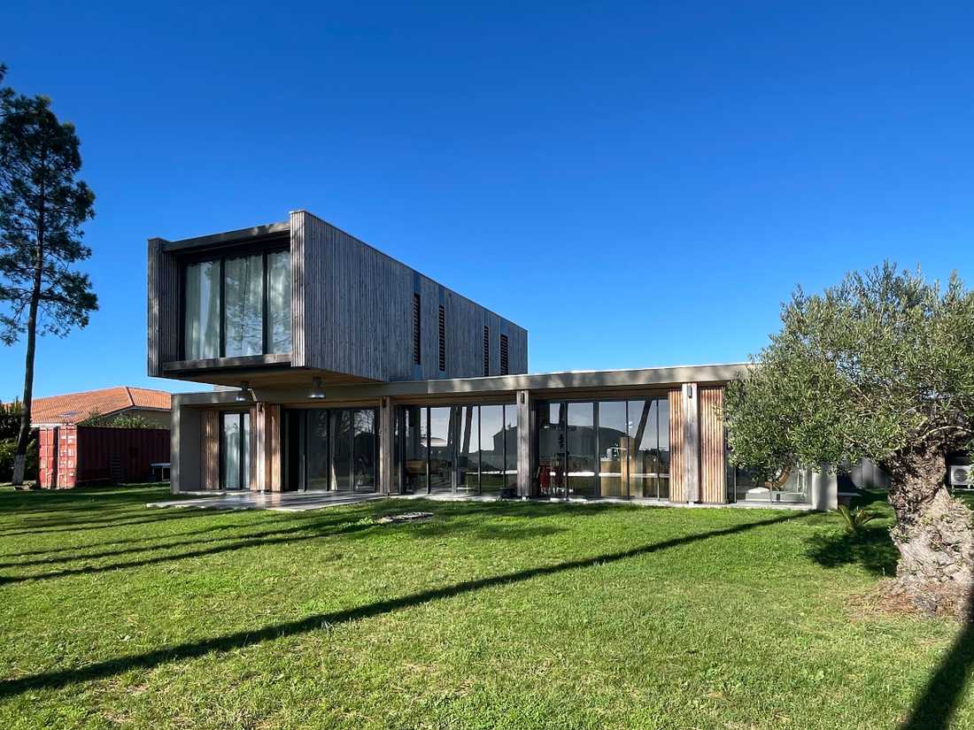 Maison contemporaine avec bardage en douglas