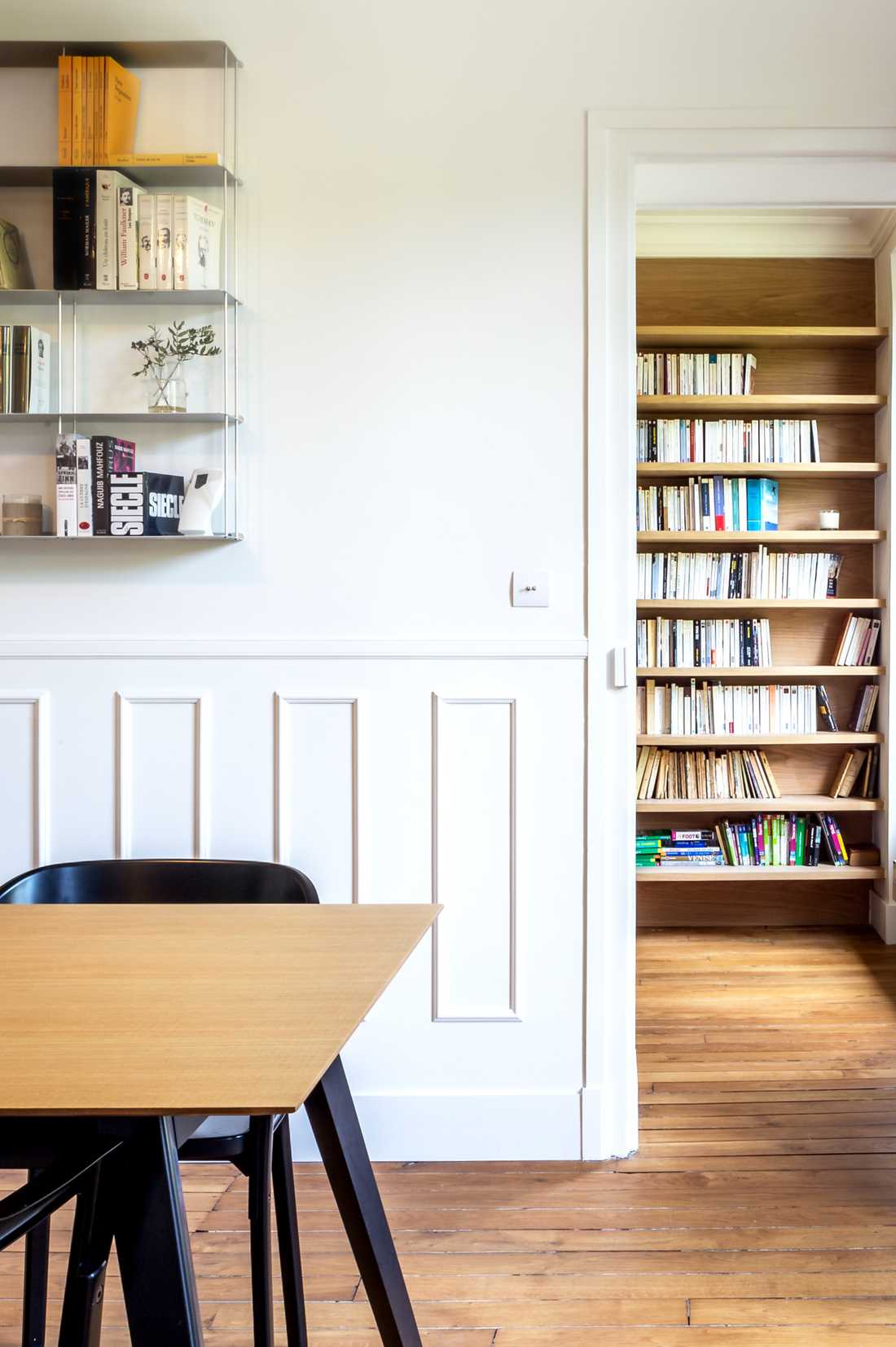 Circulation dans un appartement haussmannien renové par un architecte d'intérieur à Bordeaux