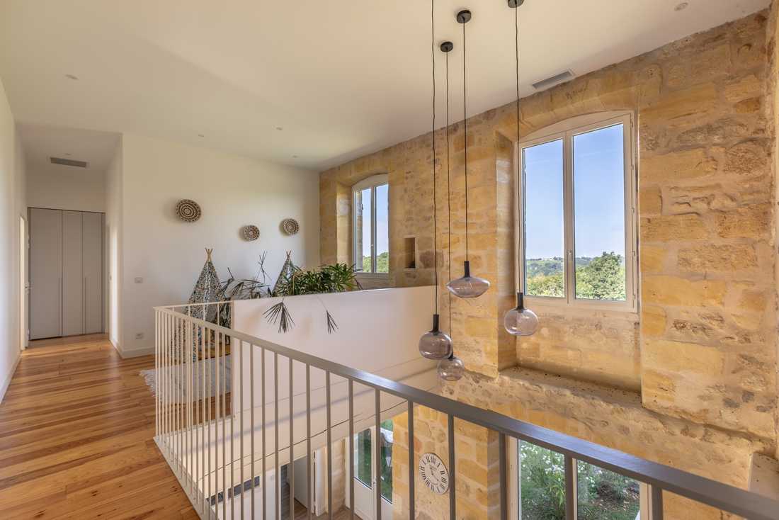 Étage du château avec optimisation de la lumière naturelle