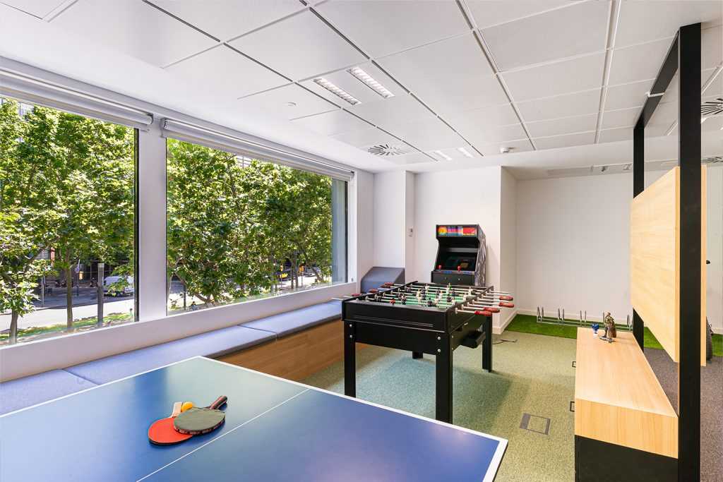 Espace baby foot, ping pong et arcade pour les employées de la société