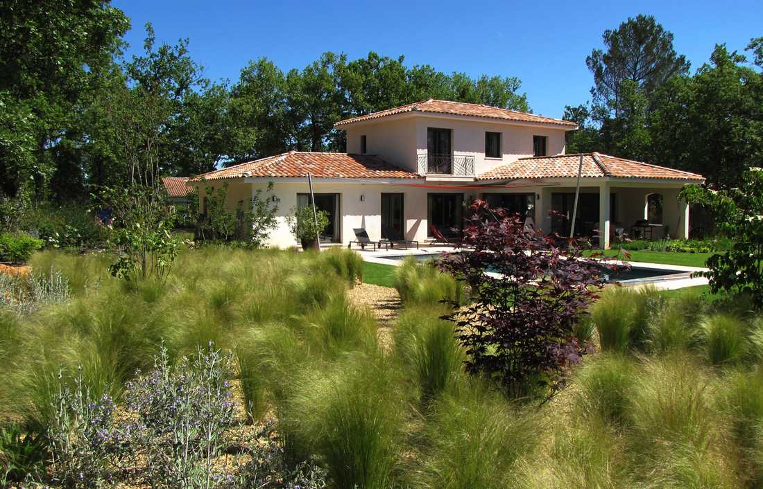 Jardin de graminées conçu par un paysagiste en Gironde