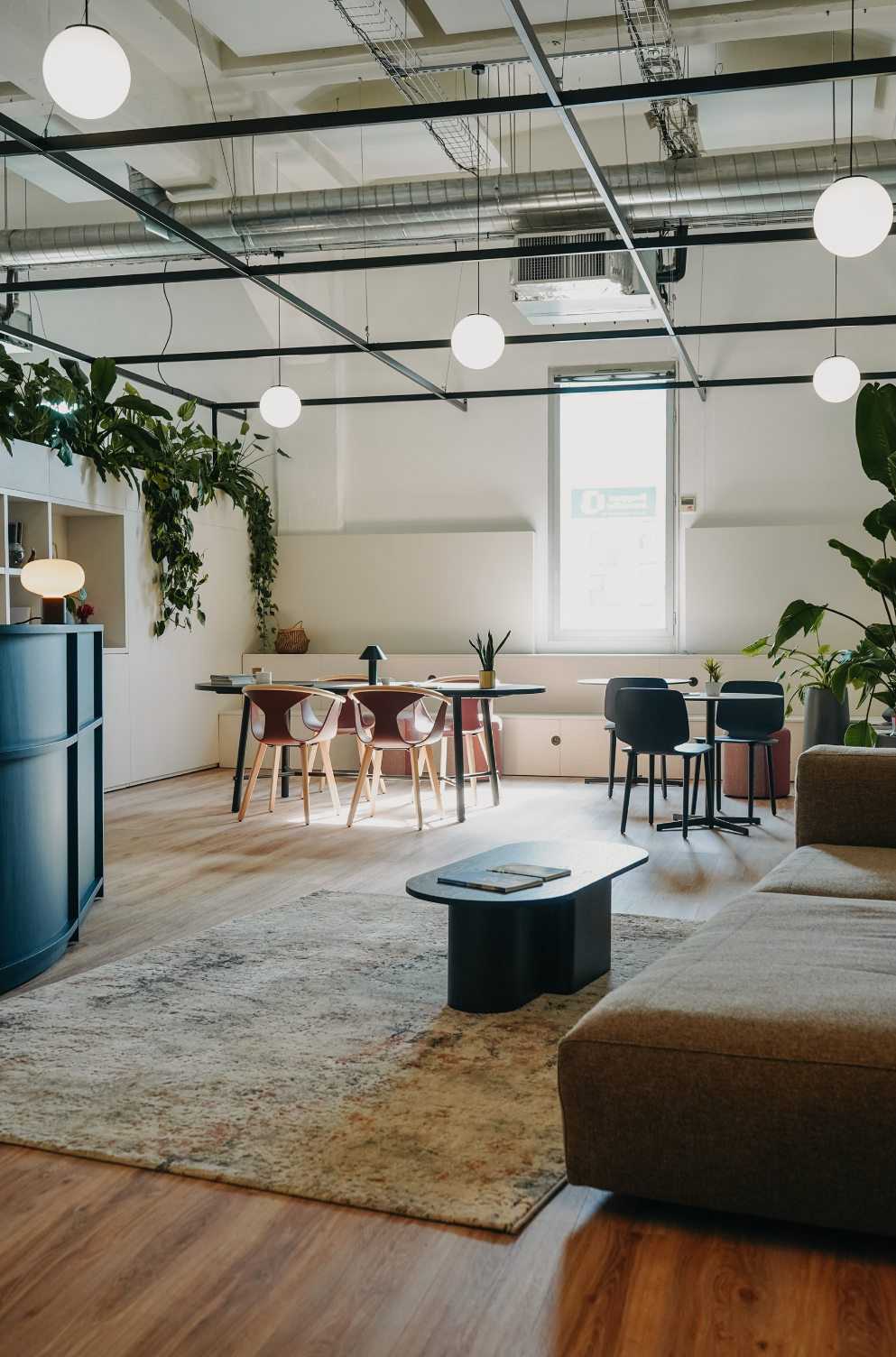 Rénovation des bureaux d'une entreprise à Bordeaux par un architecte d'intérieur