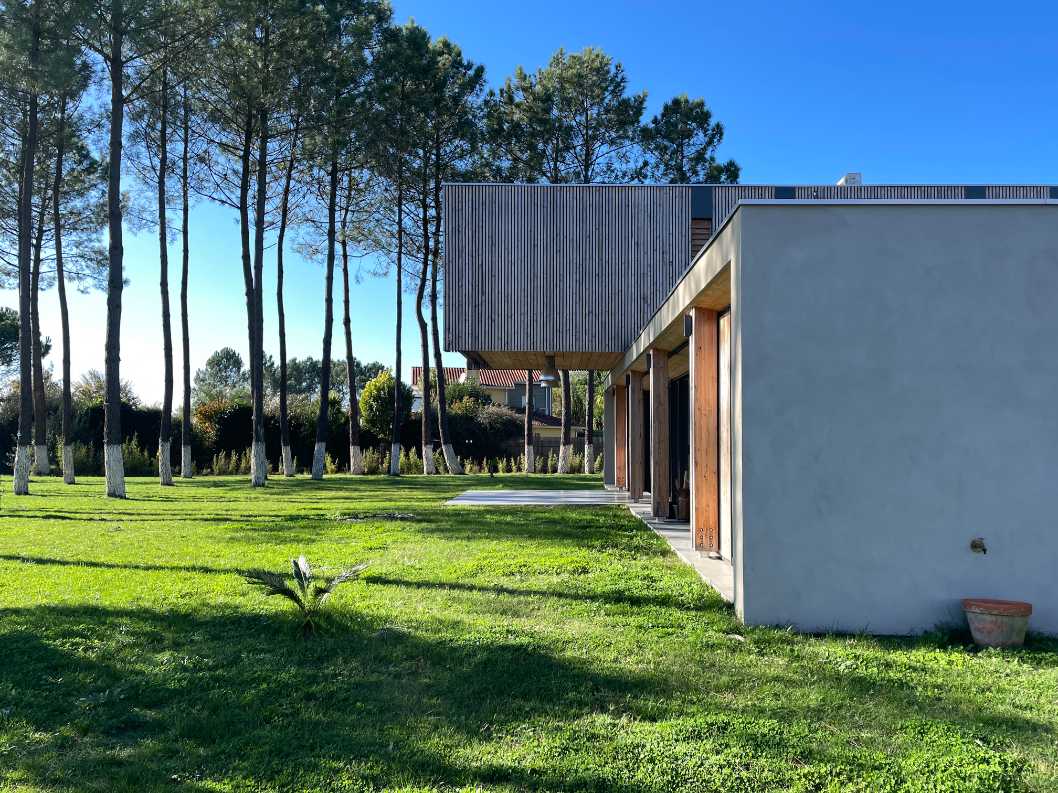 Maison ossature bois contemporaine par un architecte dans les Landes