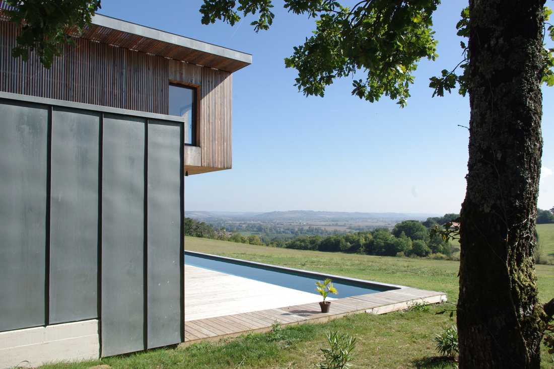 Maison avec vue dégagé au sommet d'une coline