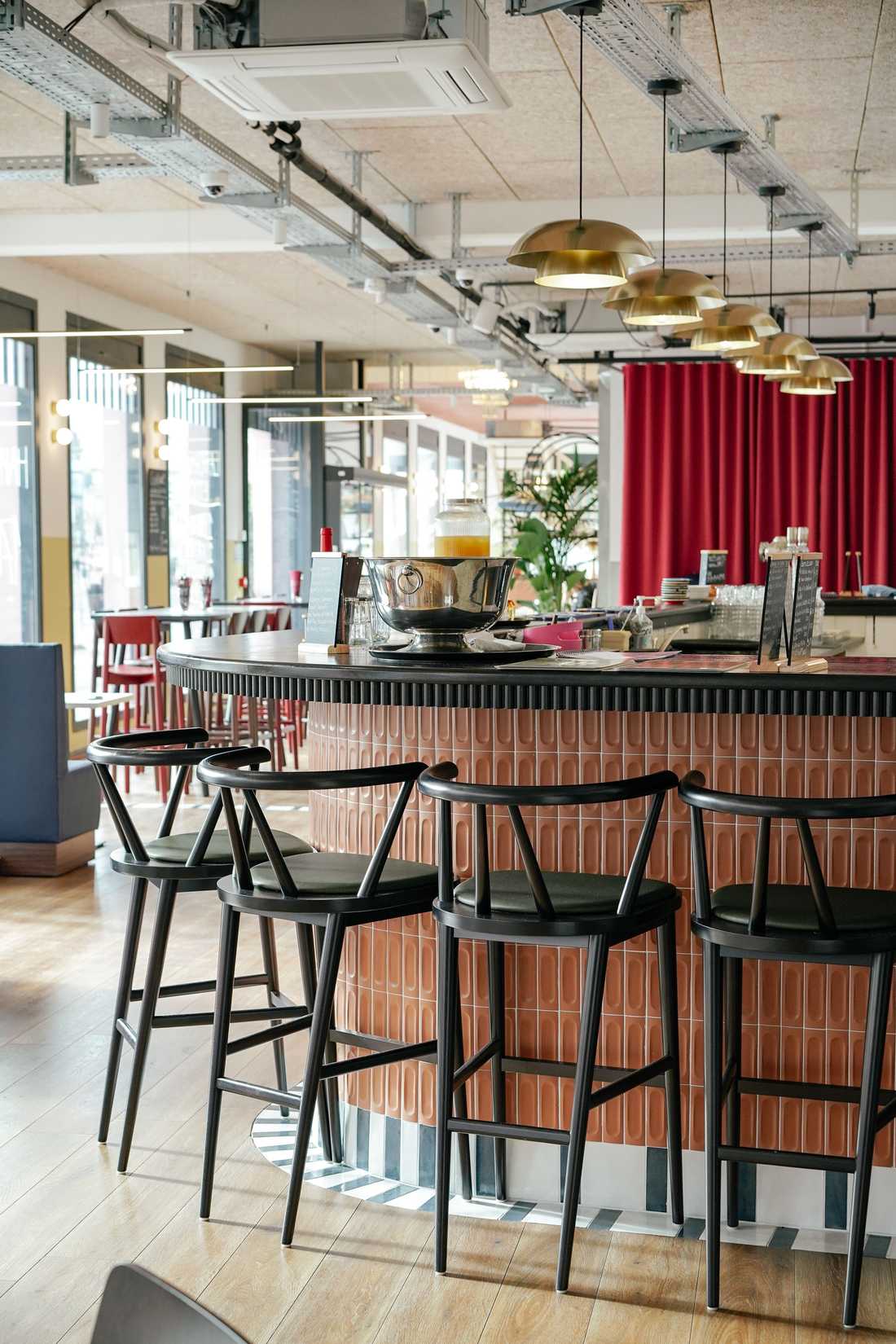 Renovation of a restaurant in Bordeaux by an architect specializing in commercial architecture