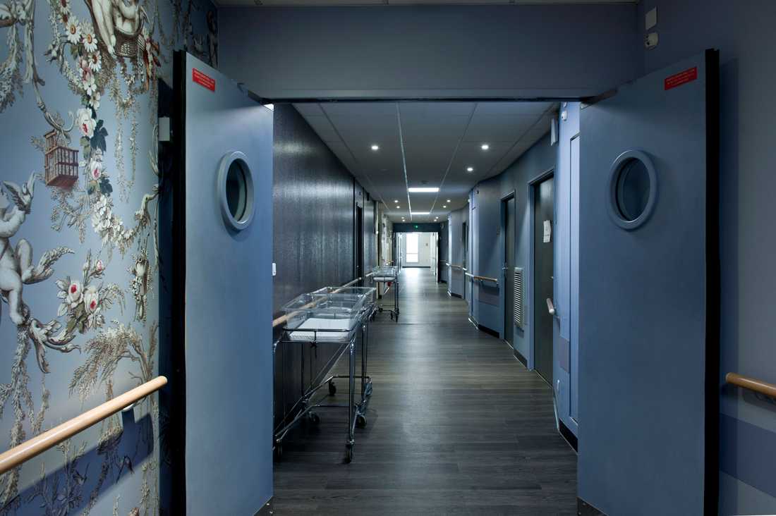 Rénovation des couloirs d'une clinique-maternité à Bordeaux